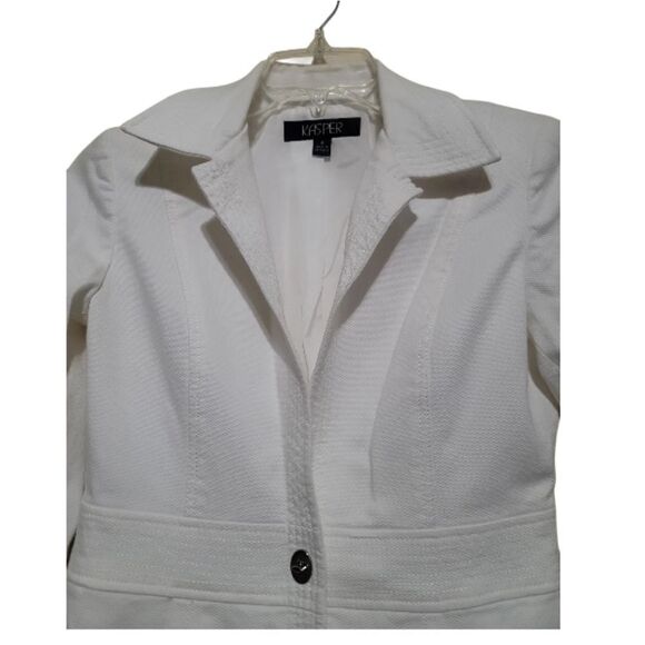 Kasper Women’s  White Cropped Slim PantSuit Size 4 Jacket Size 6 Pants - Picture 3 of 14